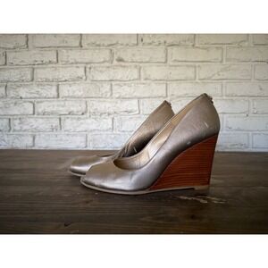 Stuart Weitzman Metallic Gold Leather Peep Toe Wedge Heels Shoes Size 9M